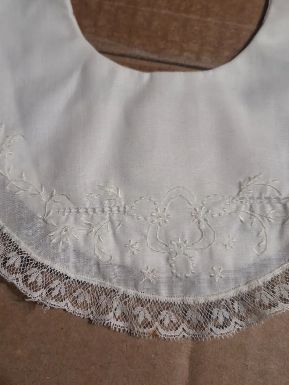 White bib